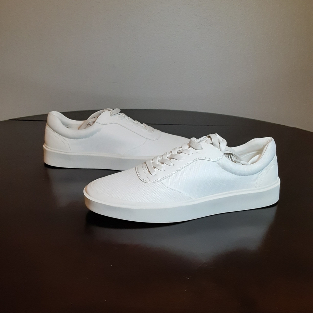 COPY - Classic White Low Top Sneakers